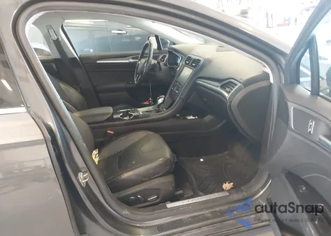 2016 Ford Fusion Titanium z USA, uszkodzony, nr VIN 3FA6P0K98GR135874